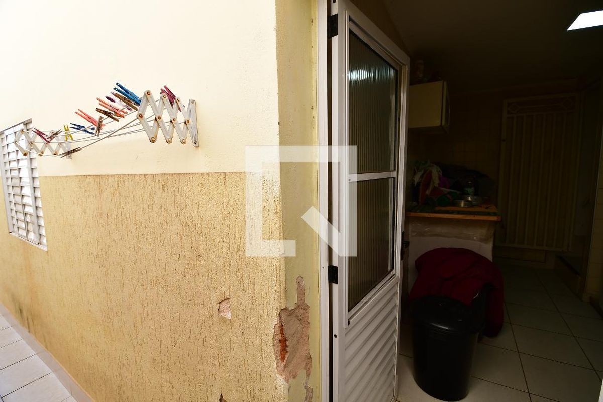 Casa à Venda - Jardim Santana, 5 Quartos,  199 m2 em , Campinas - sp | SoloBR