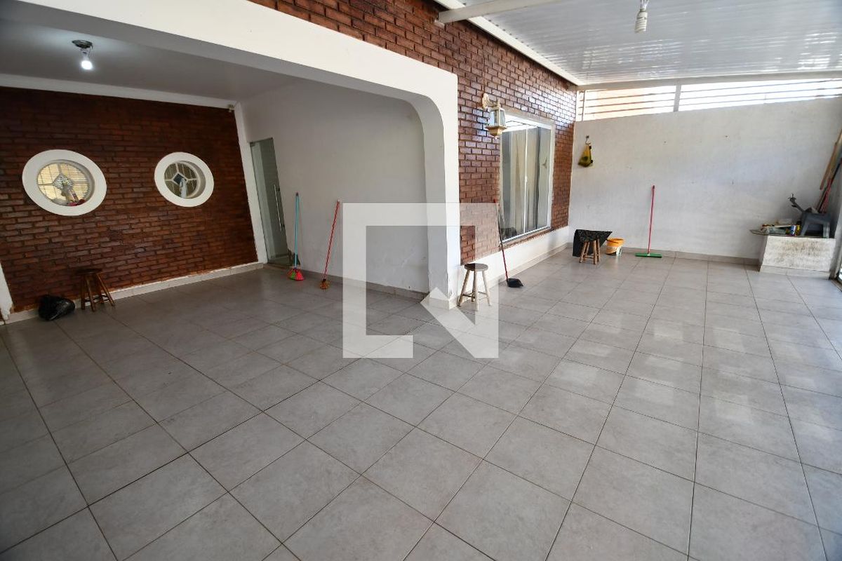 Casa à Venda - Jardim Santana, 5 Quartos,  199 m2 em , Campinas - sp | SoloBR