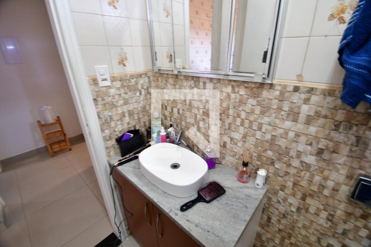 Casa à Venda - Jardim Santana, 5 Quartos,  199 m2 em , Campinas - sp | SoloBR