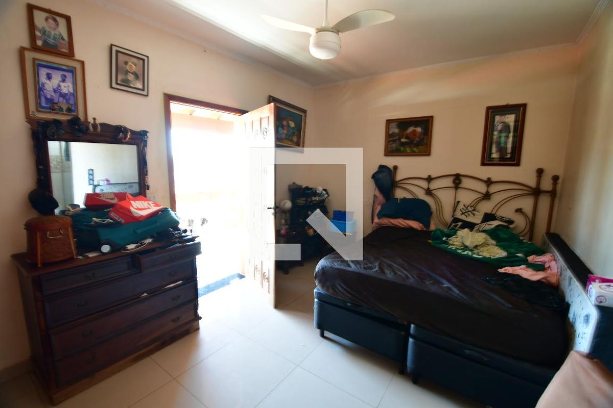 Casa à Venda - Jardim Santana, 5 Quartos,  199 m2 em , Campinas - sp | SoloBR