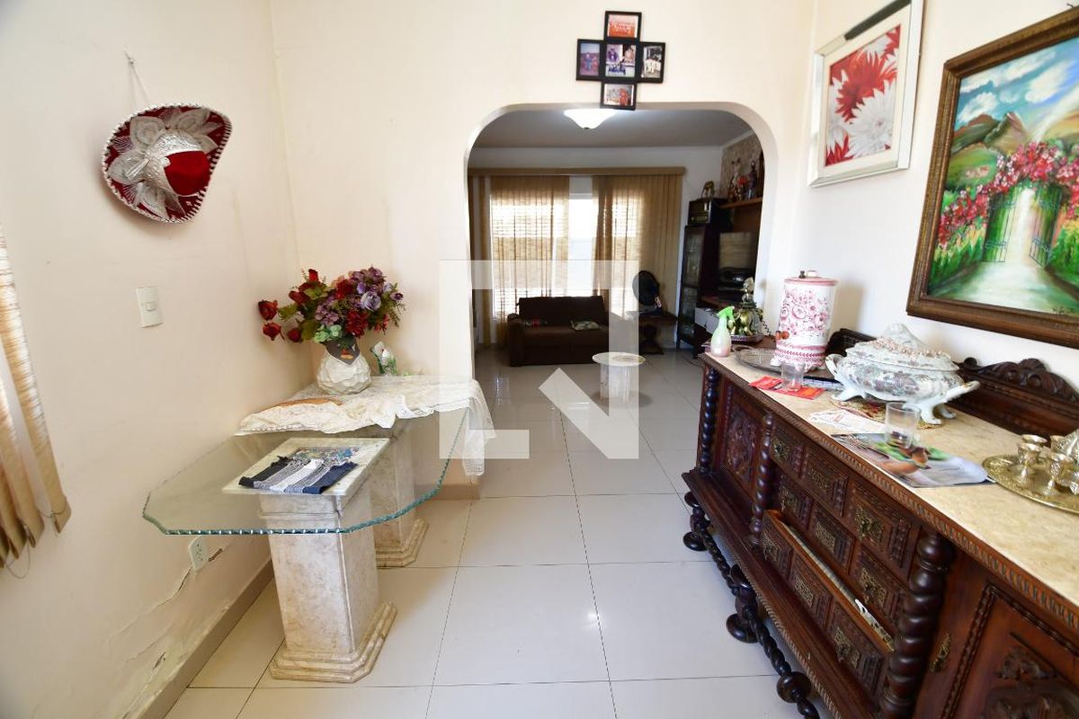 Casa à Venda - Jardim Santana, 5 Quartos,  199 m2 em , Campinas - sp | SoloBR