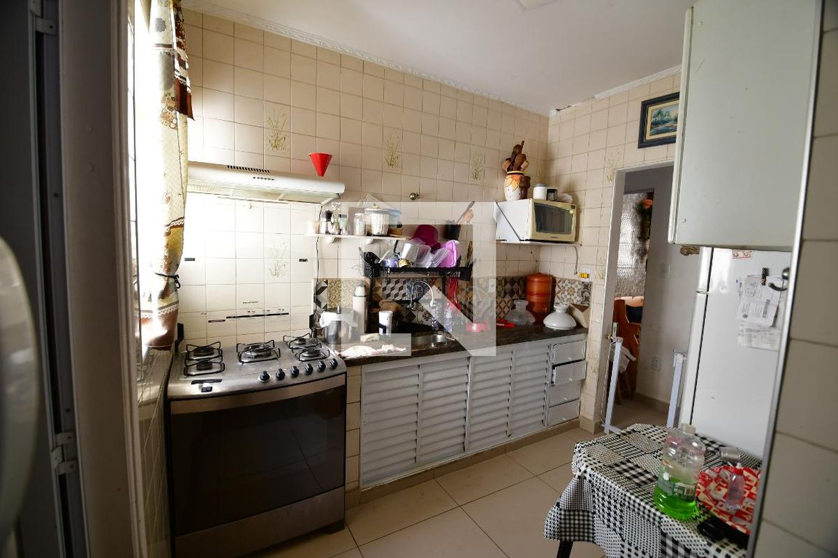 Casa à Venda - Jardim Santana, 5 Quartos,  199 m2 em , Campinas - sp | SoloBR