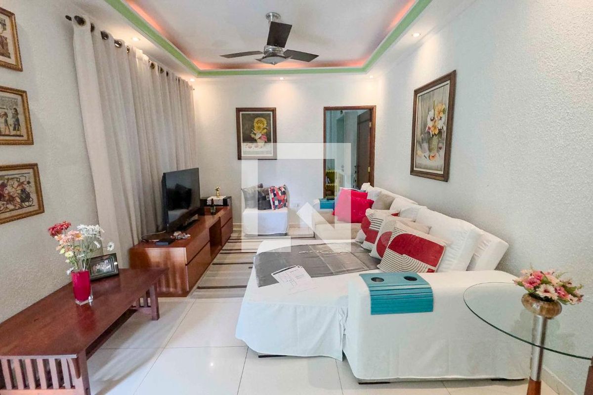 Casa, 4 quartos, 210 m² - Foto 1