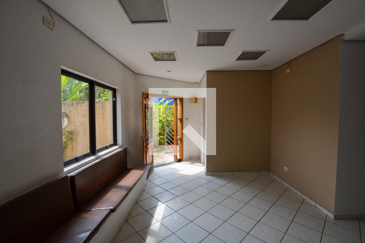 Casa, 8 quartos, 255 m² - Foto 4