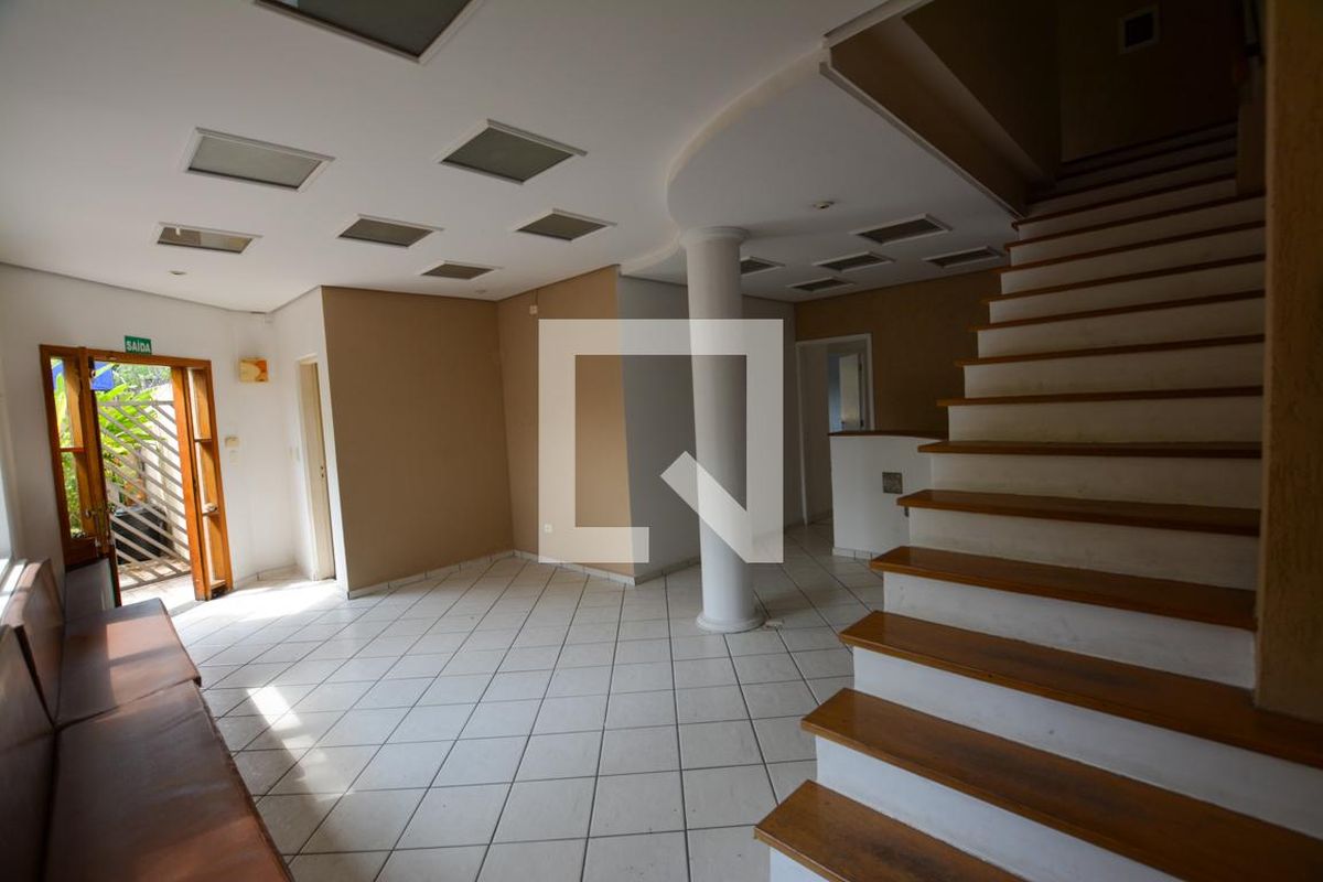 Casa, 8 quartos, 255 m² - Foto 3