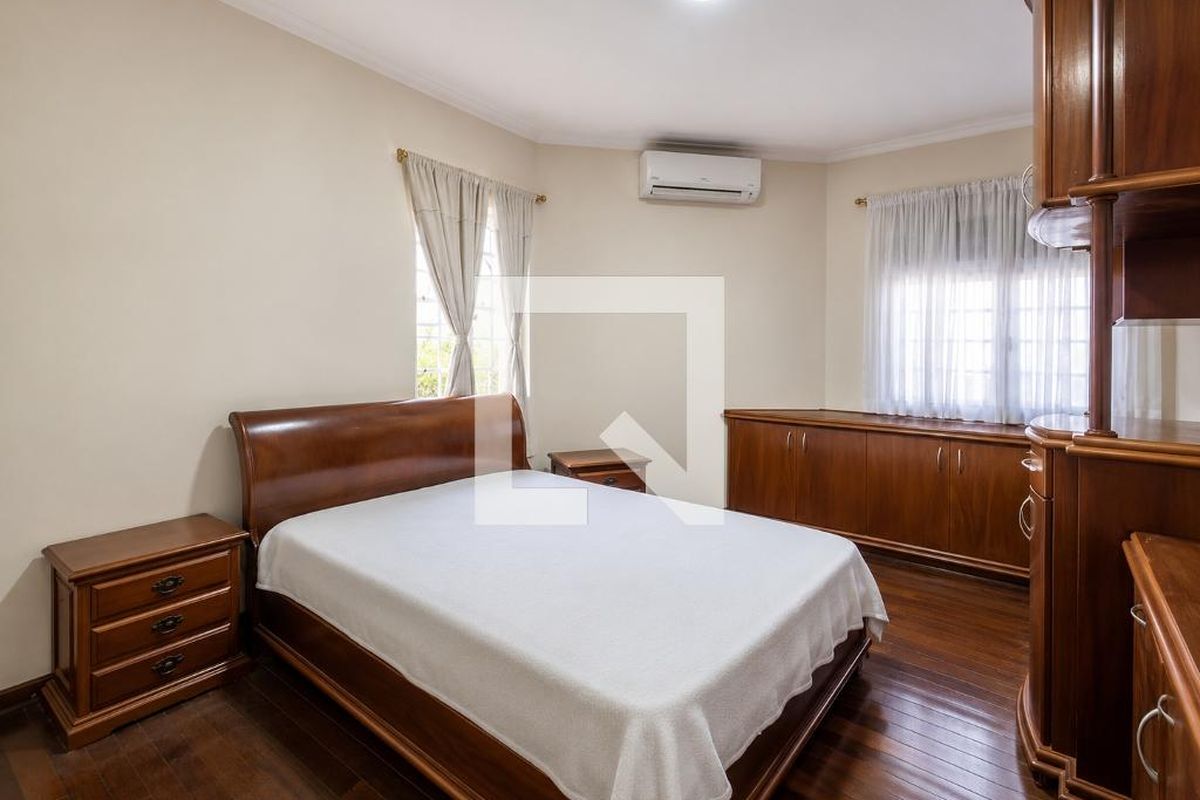Casa à Venda - Lot. Alphaville Campinas, 4 Quartos,  279 m2 em , Campinas - sp | SoloBR