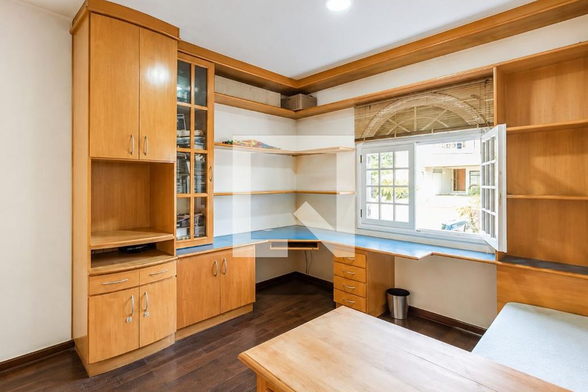 Casa à Venda - Lot. Alphaville Campinas, 4 Quartos,  279 m2 em , Campinas - sp | SoloBR