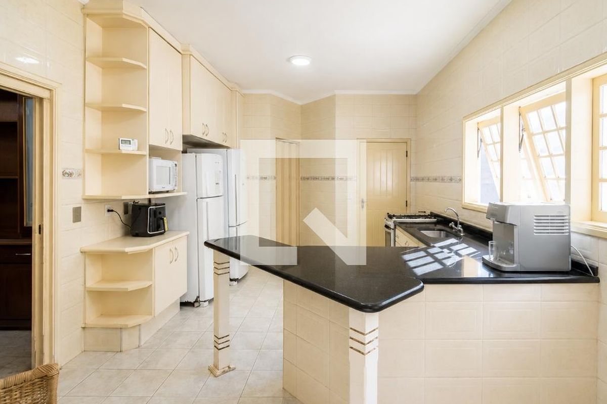 Casa à Venda - Lot. Alphaville Campinas, 4 Quartos,  279 m2 em , Campinas - sp | SoloBR