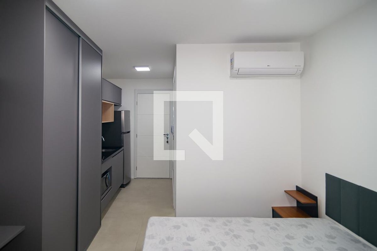 Apartamento, 1 quarto, 27 m² - Foto 1