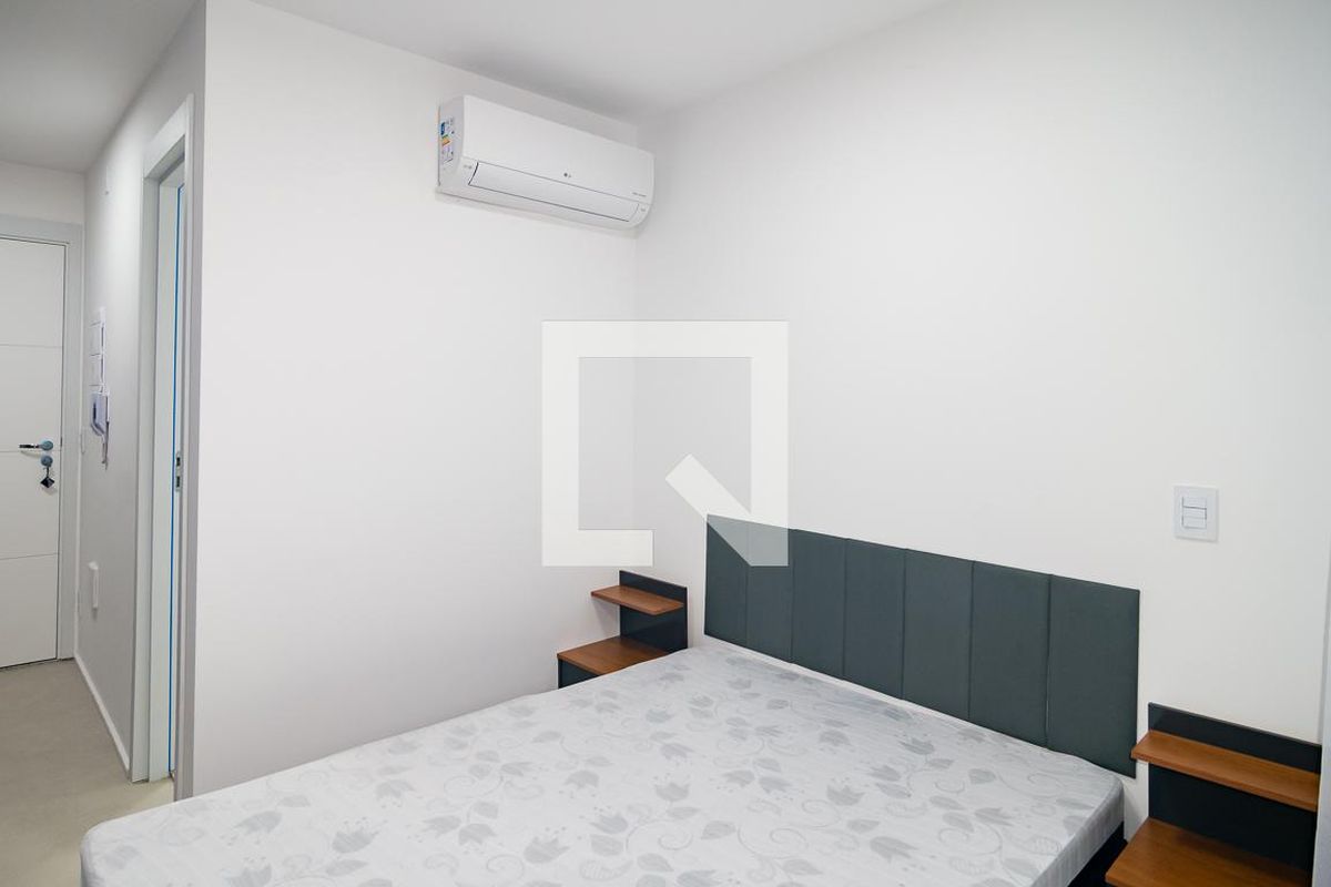 Apartamento, 1 quarto, 27 m² - Foto 2