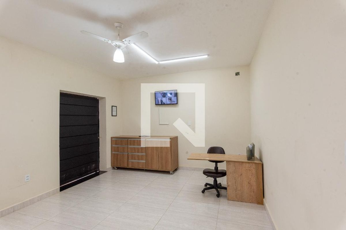 Casa à Venda - Jardim do Lago, 4 Quartos,  360 m2 em , Campinas - sp | SoloBR