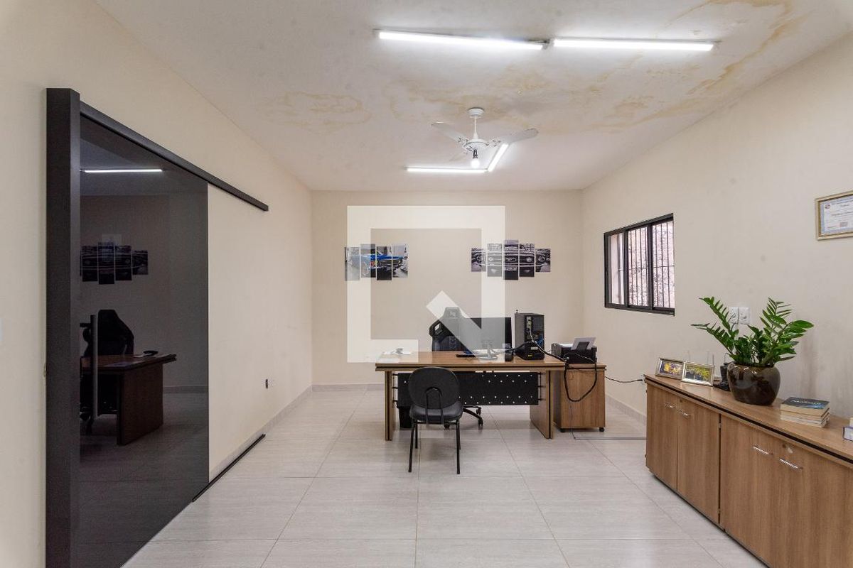 Casa à Venda - Jardim do Lago, 4 Quartos,  360 m2 em , Campinas - sp | SoloBR