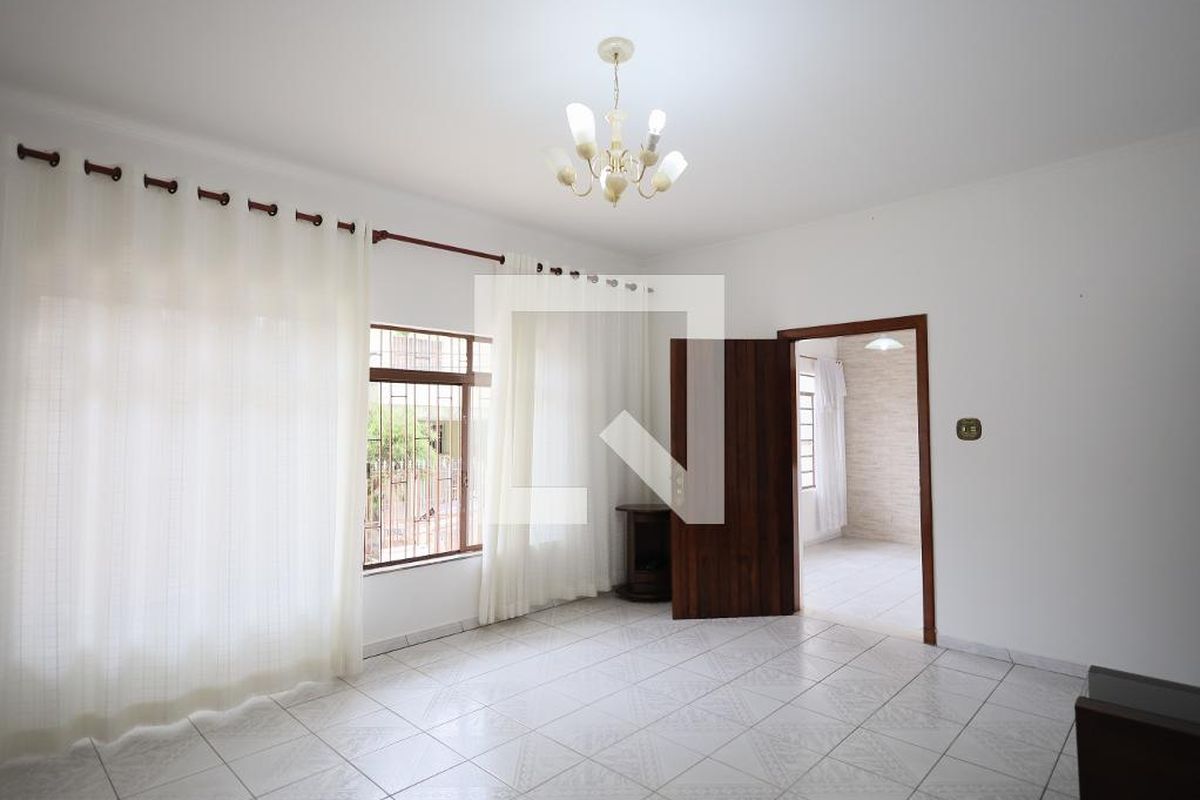 Casa, 2 quartos, 250 m² - Foto 1
