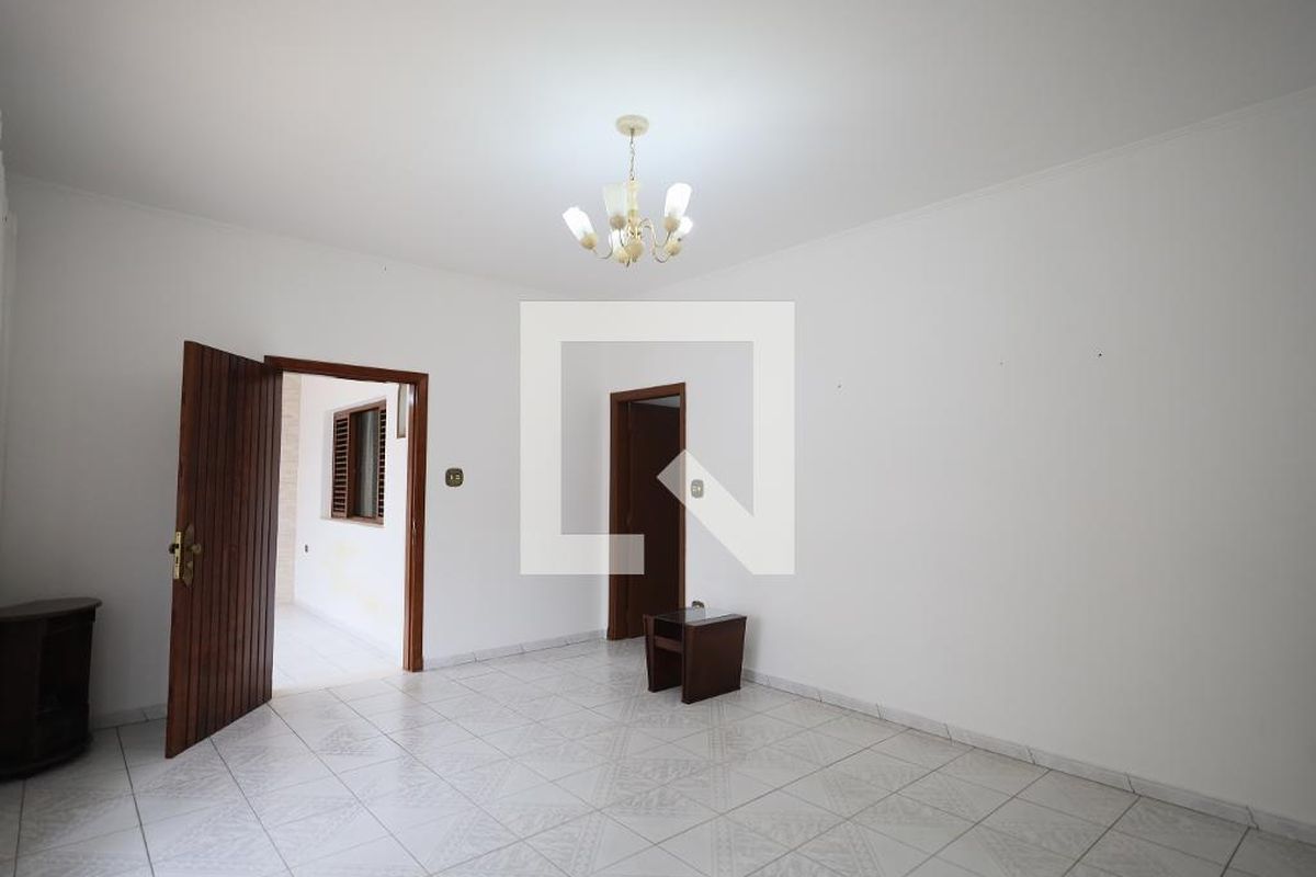 Casa, 2 quartos, 250 m² - Foto 2