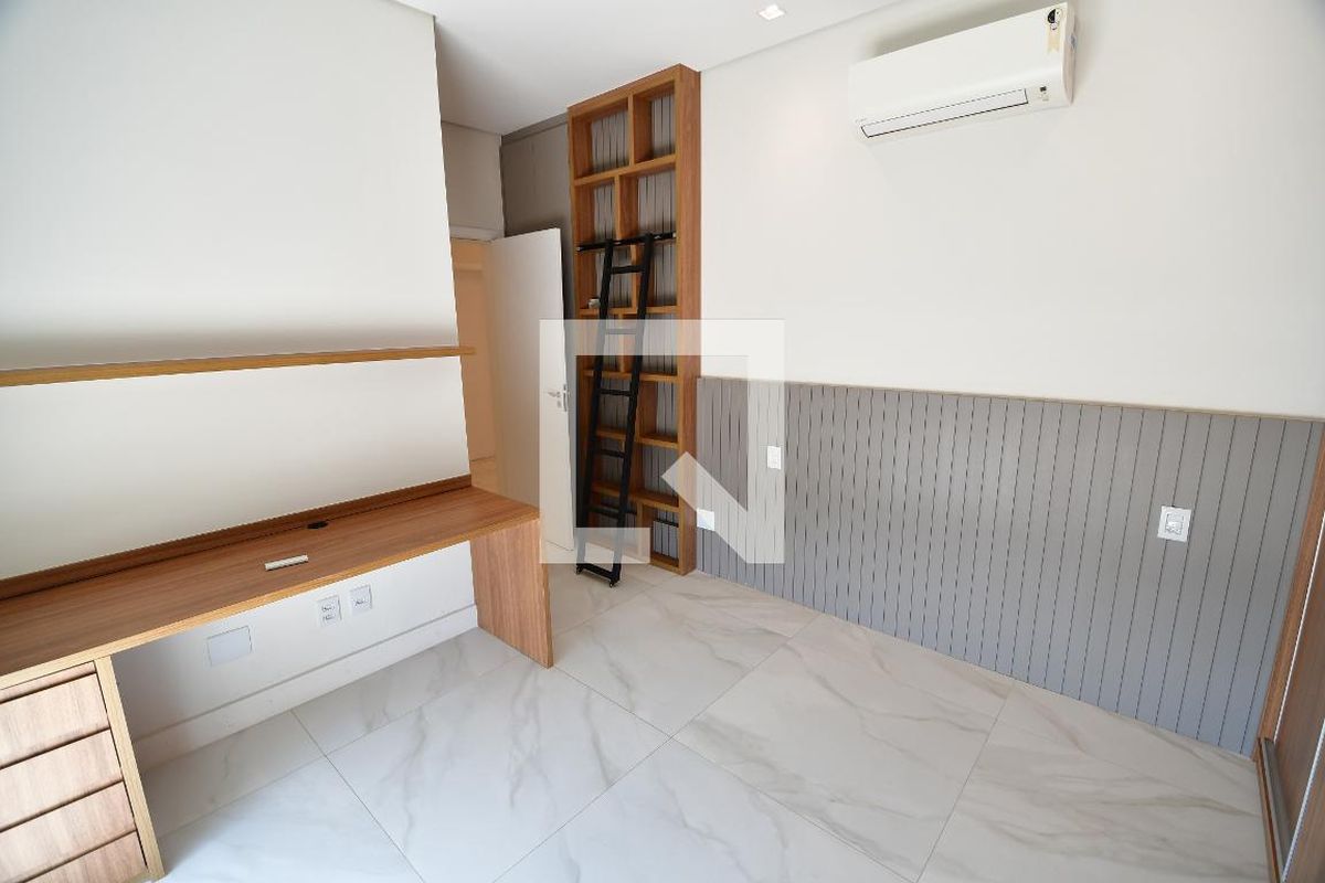 Casa à Venda - Res. Parque dos Alecrins, 4 Quartos,  323 m2 em , Campinas - sp | SoloBR
