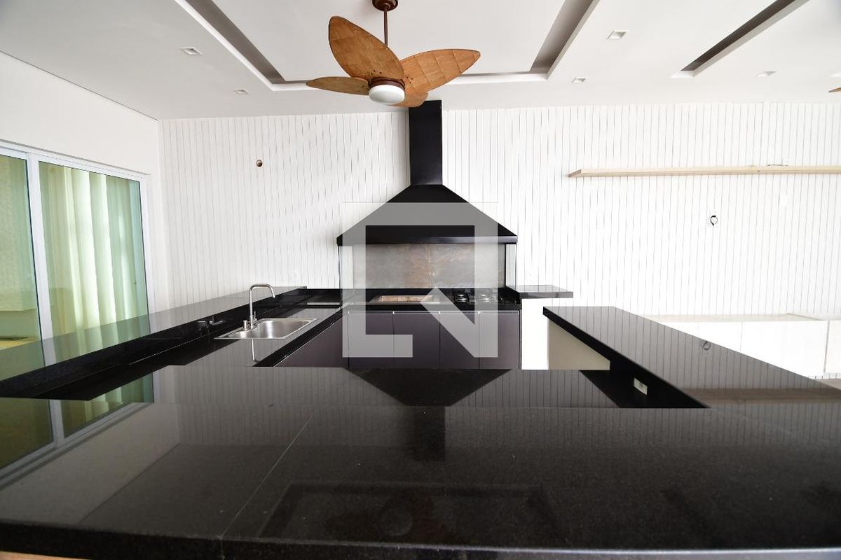 Casa à Venda - Res. Parque dos Alecrins, 4 Quartos,  323 m2 em , Campinas - sp | SoloBR