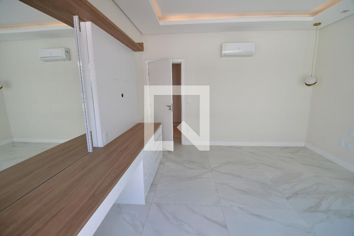 Casa à Venda - Res. Parque dos Alecrins, 4 Quartos,  323 m2 em , Campinas - sp | SoloBR