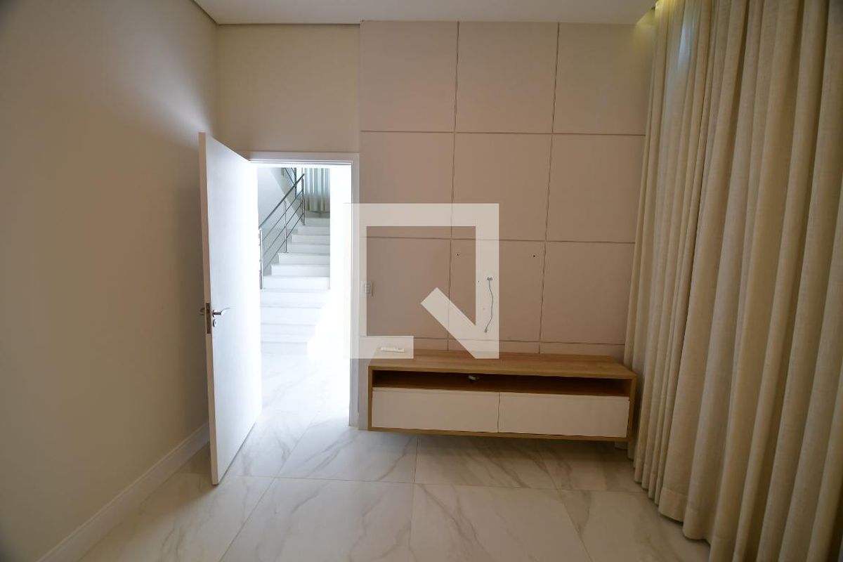 Casa à Venda - Res. Parque dos Alecrins, 4 Quartos,  323 m2 em , Campinas - sp | SoloBR