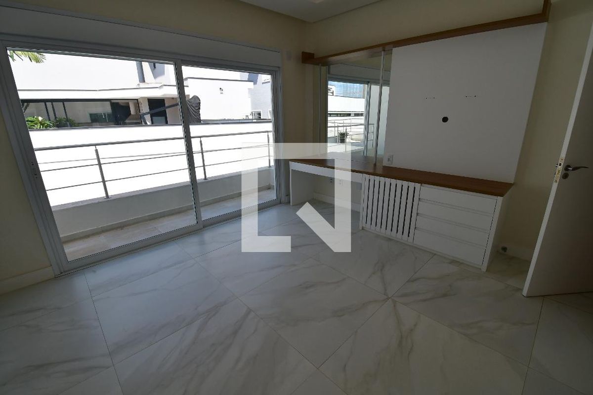 Casa à Venda - Res. Parque dos Alecrins, 4 Quartos,  323 m2 em , Campinas - sp | SoloBR