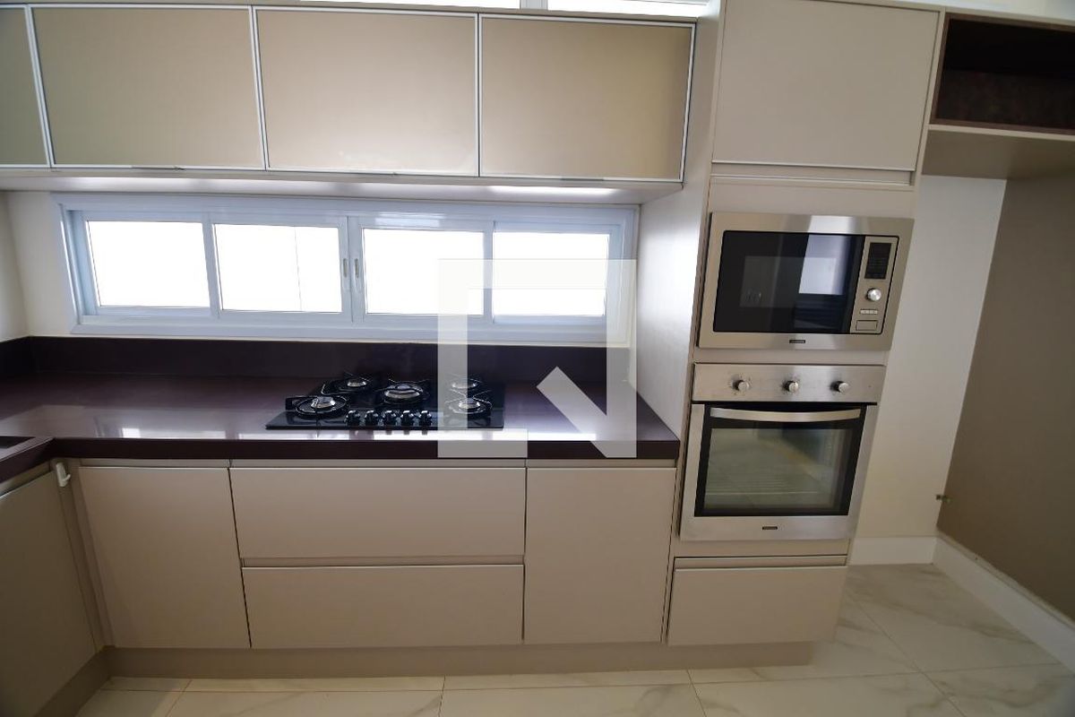 Casa à Venda - Res. Parque dos Alecrins, 4 Quartos,  323 m2 em , Campinas - sp | SoloBR