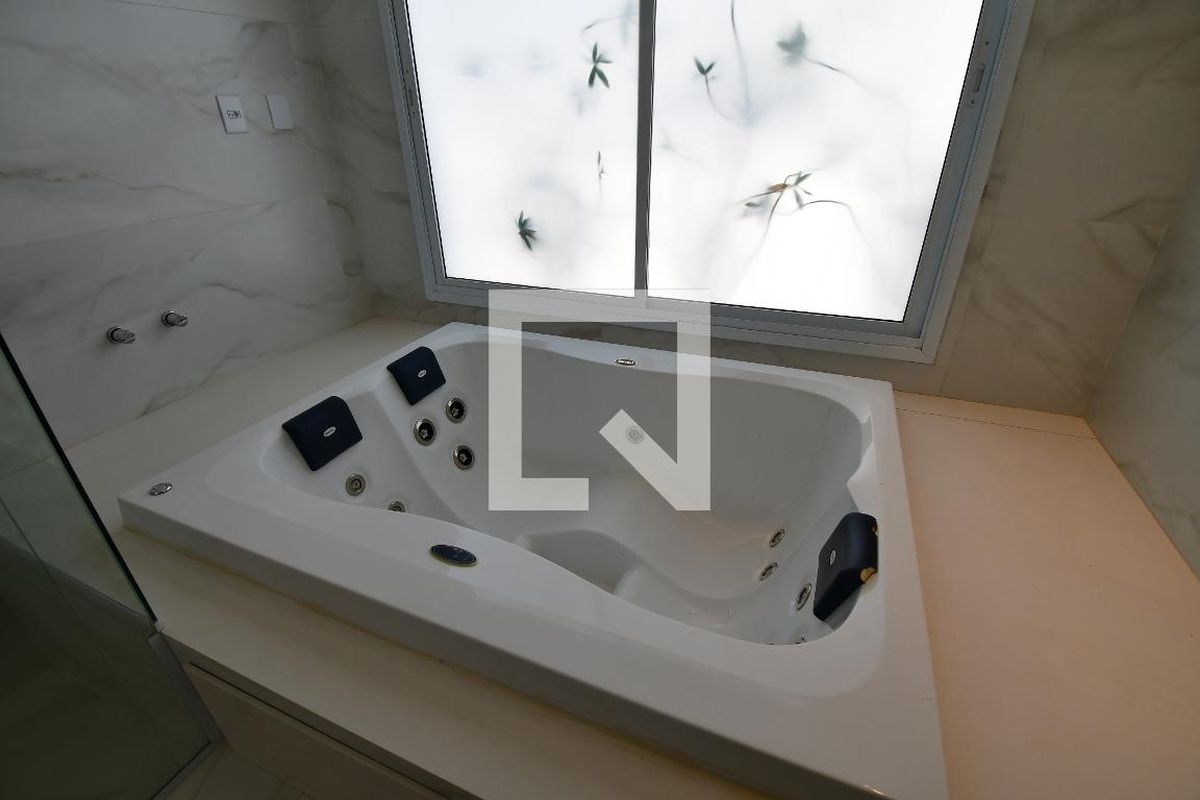 Casa à Venda - Res. Parque dos Alecrins, 4 Quartos,  323 m2 em , Campinas - sp | SoloBR