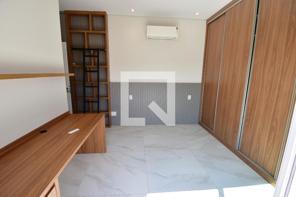 Casa à Venda - Res. Parque dos Alecrins, 4 Quartos,  323 m2 em , Campinas - sp | SoloBR