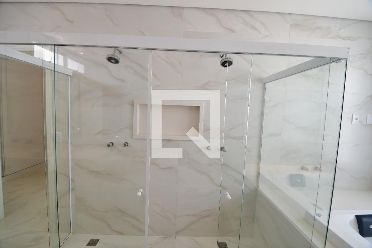 Casa à Venda - Res. Parque dos Alecrins, 4 Quartos,  323 m2 em , Campinas - sp | SoloBR