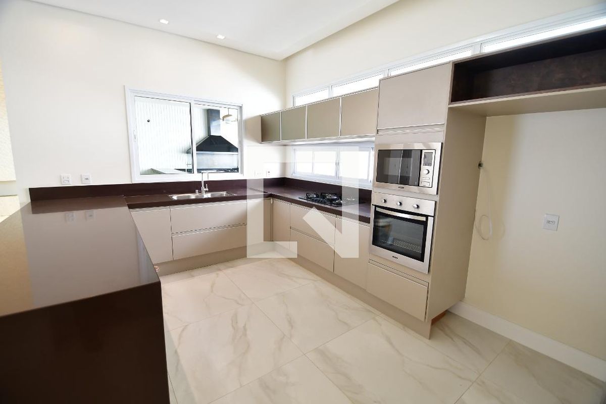 Casa à Venda - Res. Parque dos Alecrins, 4 Quartos,  323 m2 em , Campinas - sp | SoloBR
