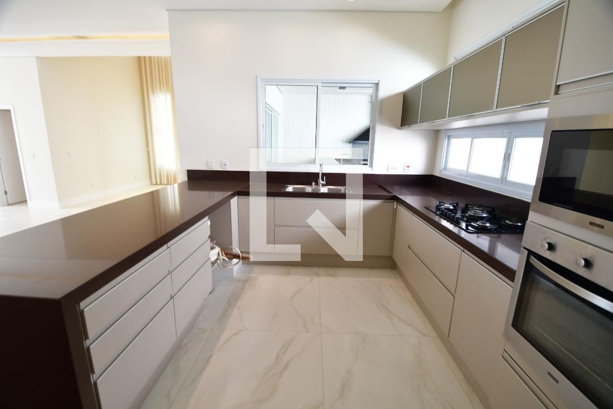 Casa à Venda - Res. Parque dos Alecrins, 4 Quartos,  323 m2 em , Campinas - sp | SoloBR