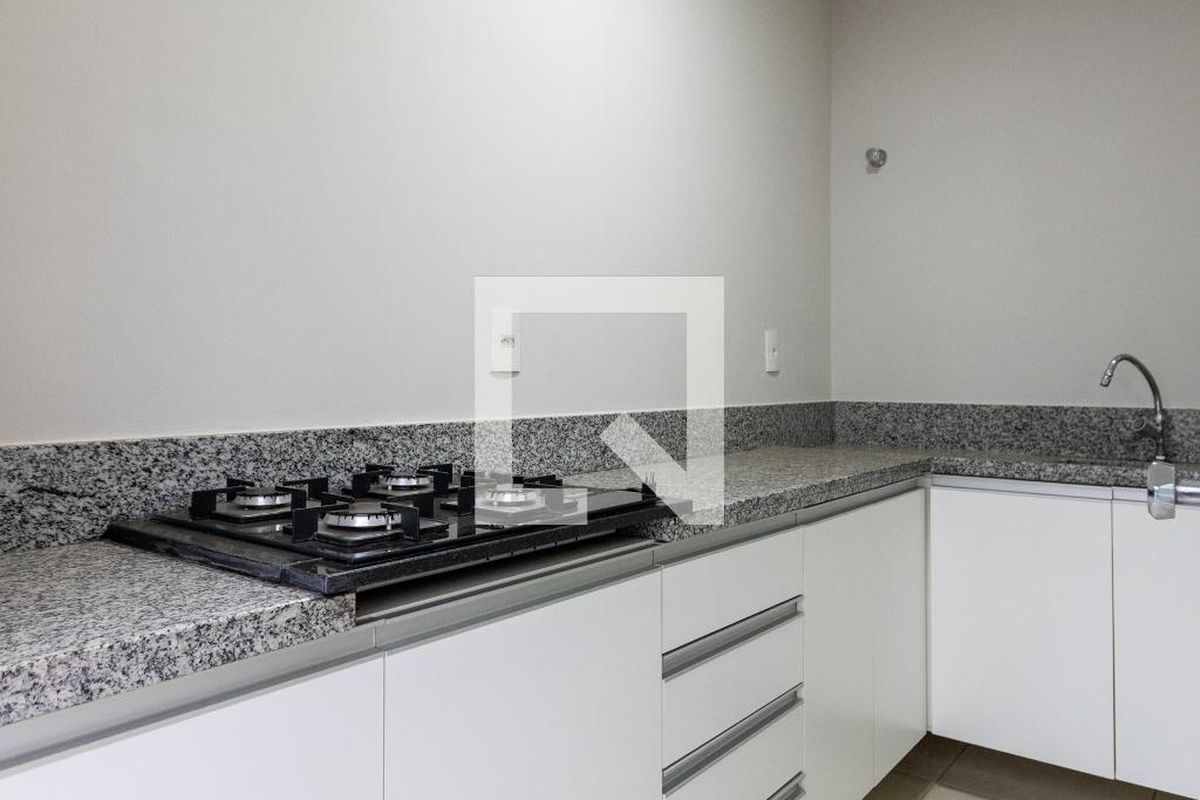 Casa à Venda - Bosque, 2 Quartos,  140 m2 em , Campinas - sp | SoloBR