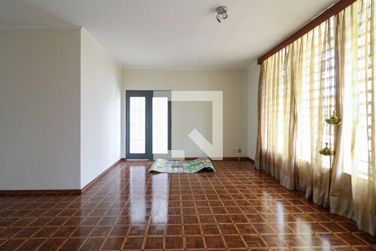 Casa à Venda - Barão Geraldo - Centro, 3 Quartos,  200 m2 em , Campinas - sp | SoloBR