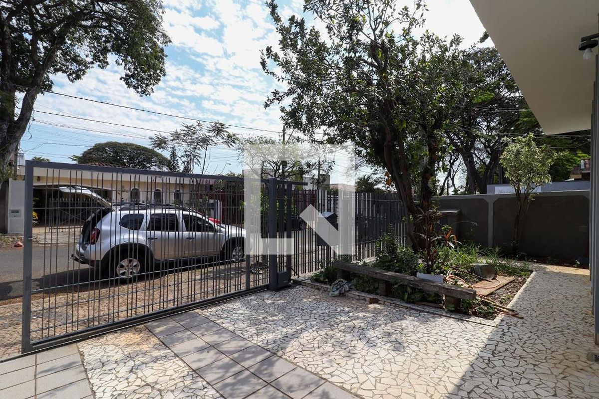 Casa à Venda - Barão Geraldo - Centro, 3 Quartos,  200 m2 em , Campinas - sp | SoloBR