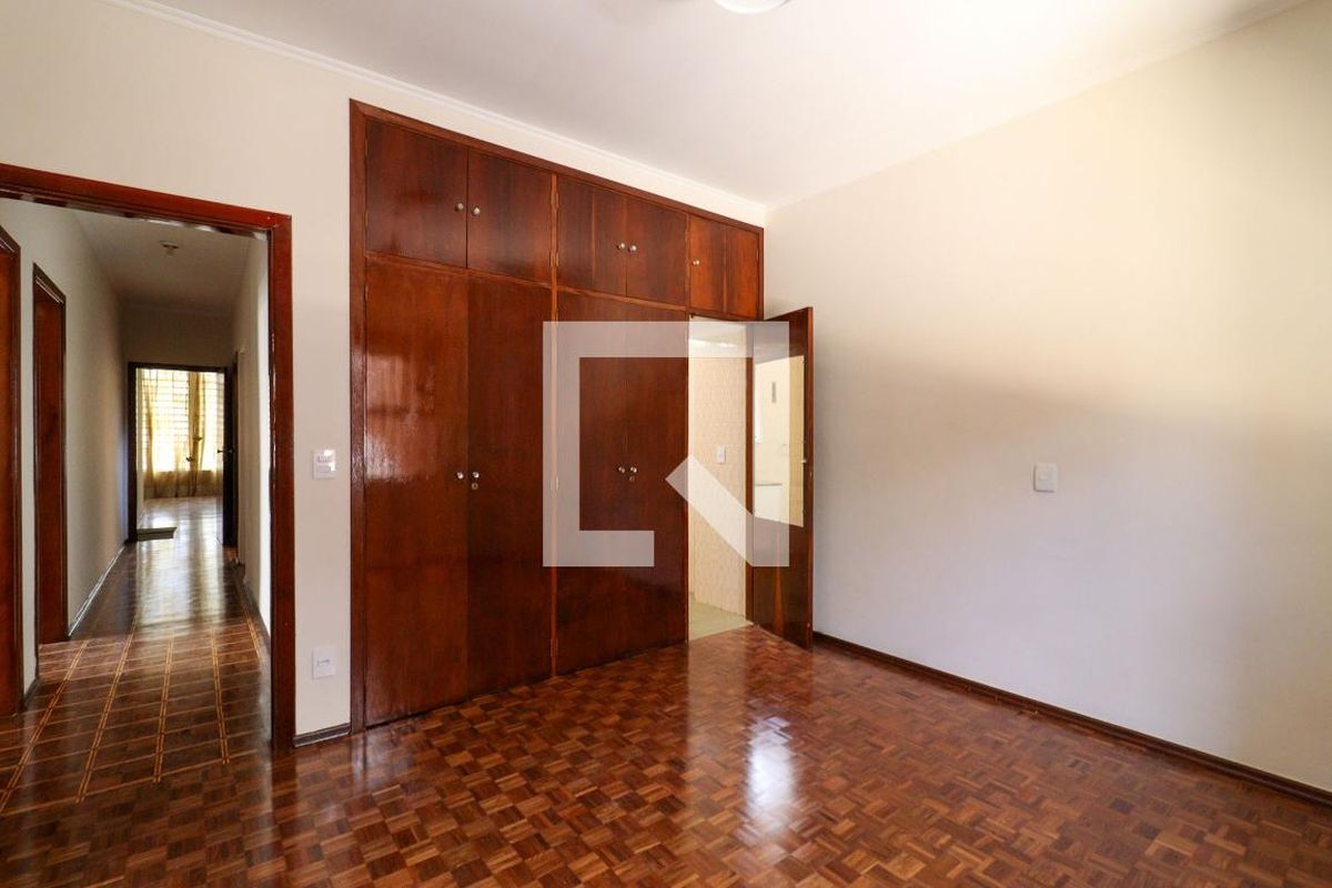 Casa à Venda - Barão Geraldo - Centro, 3 Quartos,  200 m2 em , Campinas - sp | SoloBR