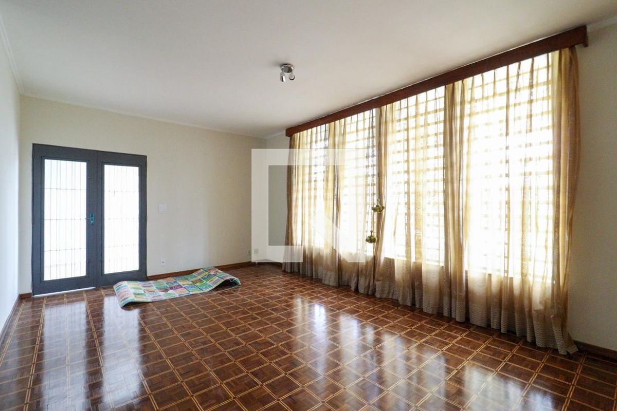 Casa à Venda - Barão Geraldo - Centro, 3 Quartos,  200 m2 em , Campinas - sp | SoloBR