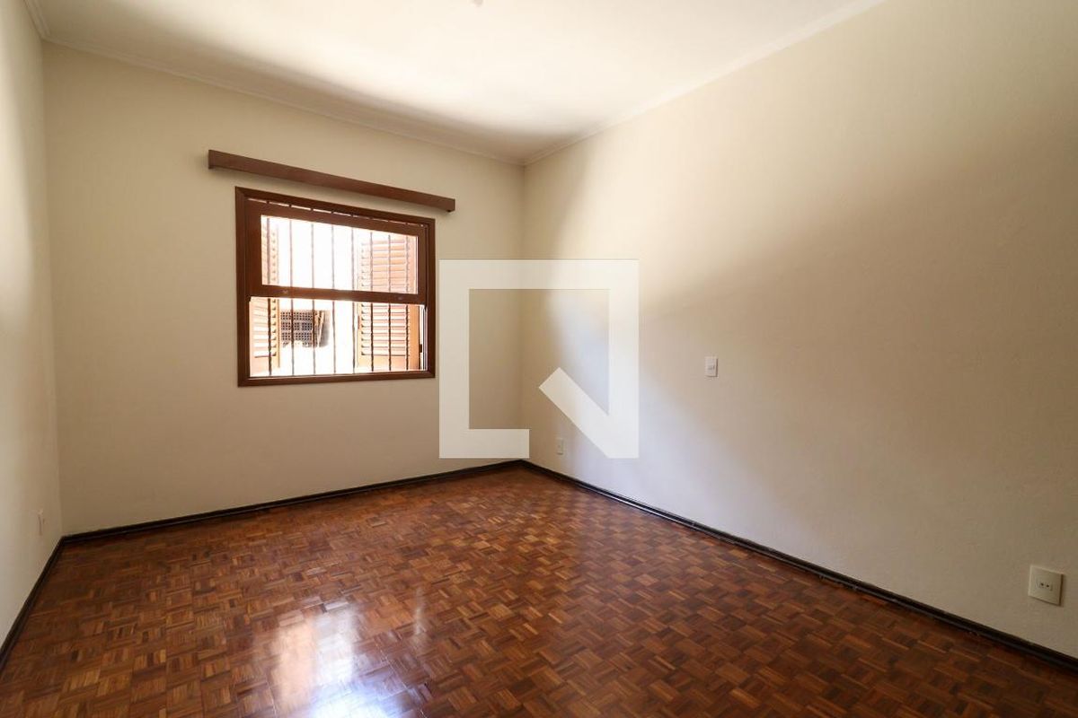 Casa à Venda - Barão Geraldo - Centro, 3 Quartos,  200 m2 em , Campinas - sp | SoloBR