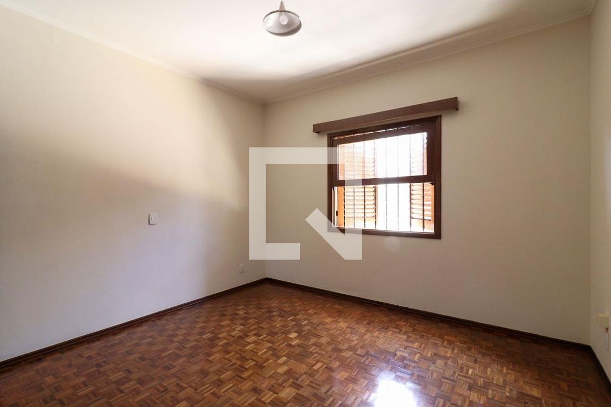 Casa à Venda - Barão Geraldo - Centro, 3 Quartos,  200 m2 em , Campinas - sp | SoloBR