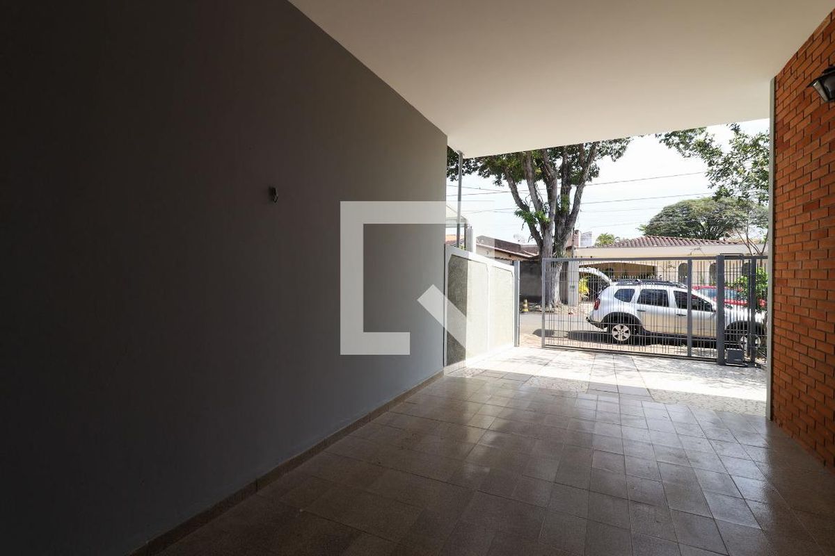 Casa à Venda - Barão Geraldo - Centro, 3 Quartos,  200 m2 em , Campinas - sp | SoloBR