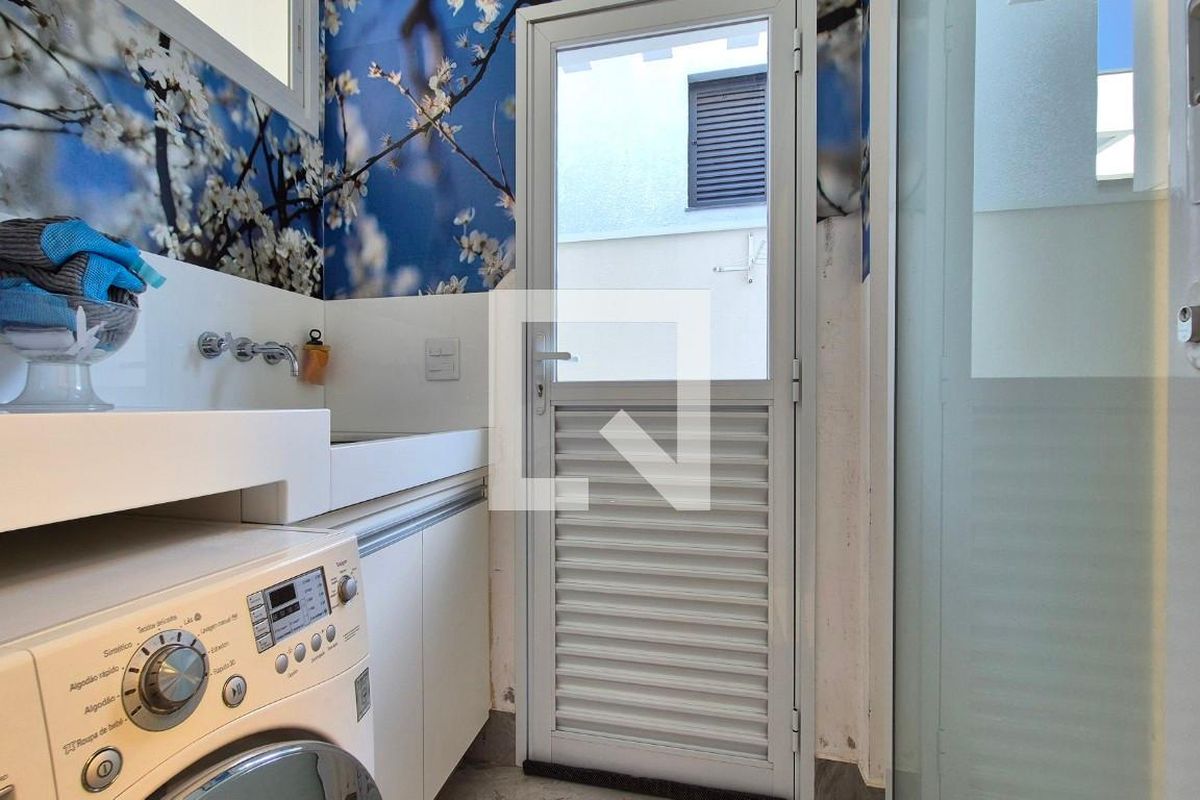 Casa à Venda - Swiss Park, 3 Quartos,  320 m2 em , Campinas - sp | SoloBR