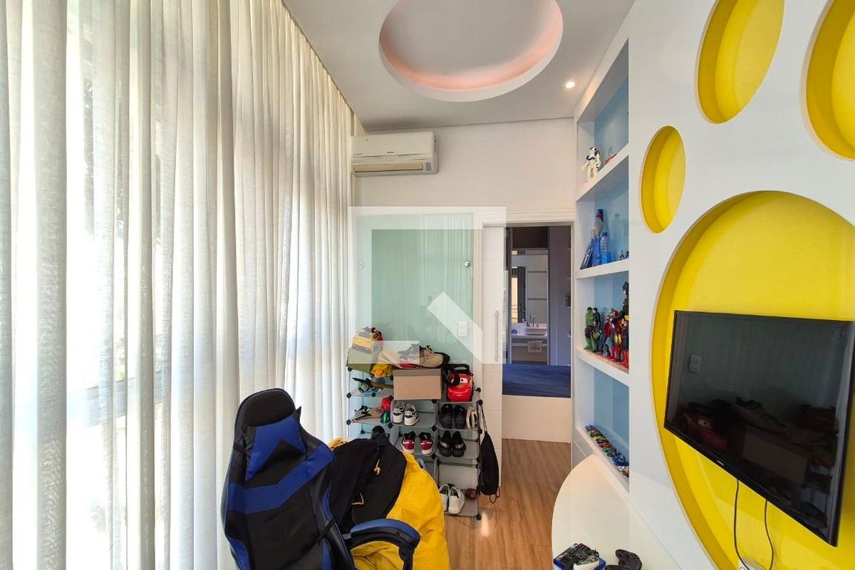 Casa à Venda - Swiss Park, 3 Quartos,  320 m2 em , Campinas - sp | SoloBR