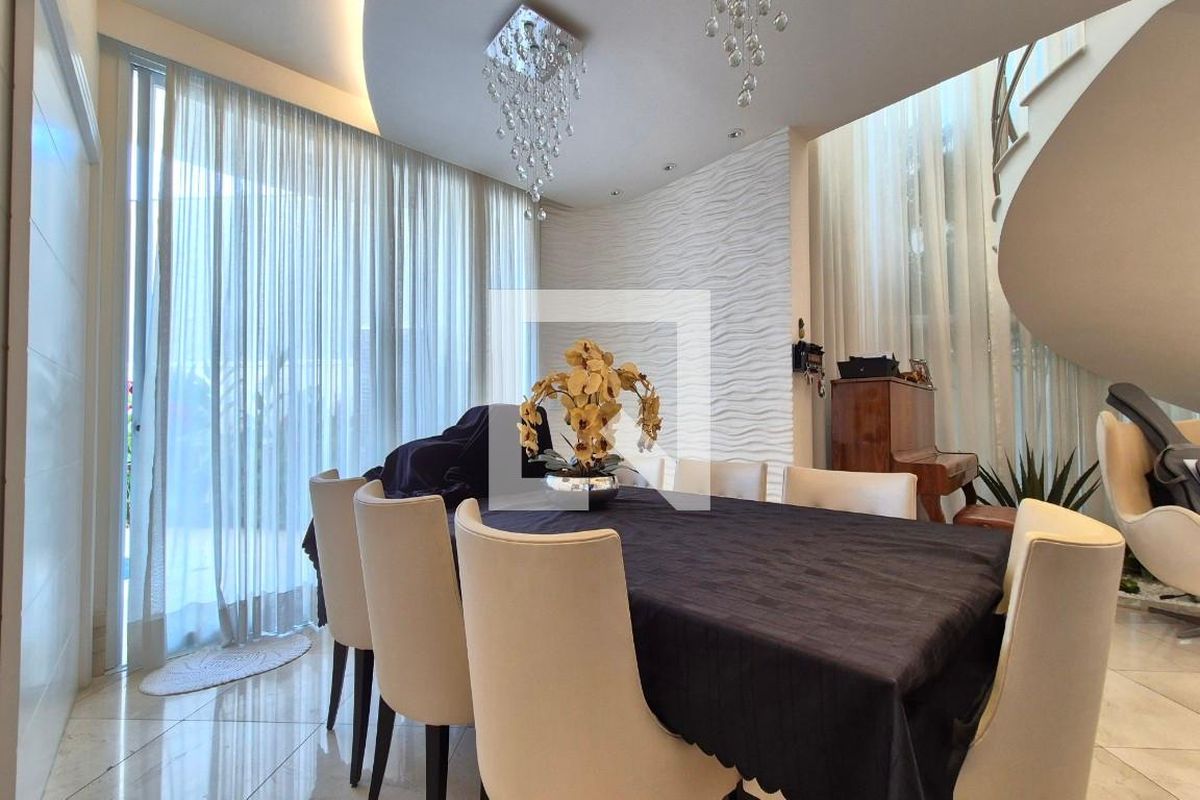Casa à Venda - Swiss Park, 3 Quartos,  320 m2 em , Campinas - sp | SoloBR