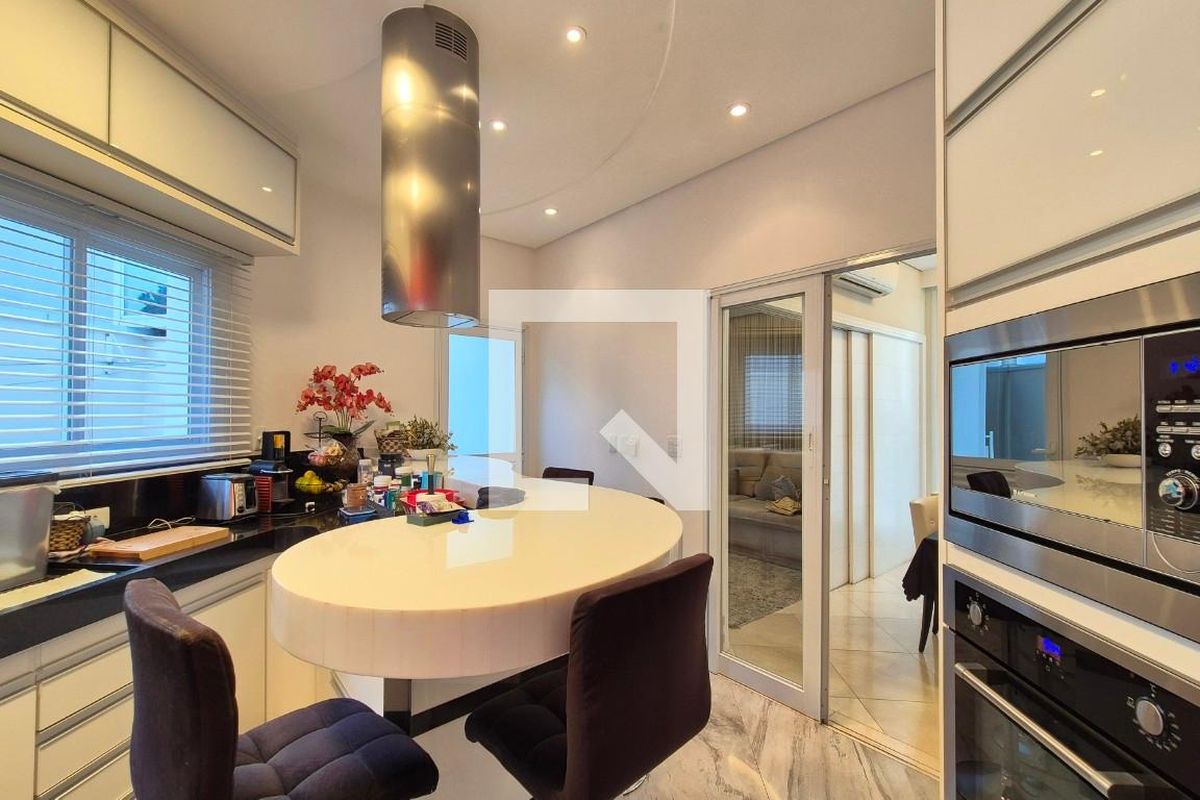 Casa à Venda - Swiss Park, 3 Quartos,  320 m2 em , Campinas - sp | SoloBR