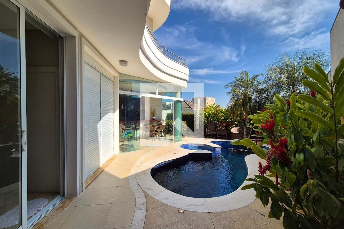 Casa à Venda - Swiss Park, 3 Quartos,  320 m2 em , Campinas - sp | SoloBR