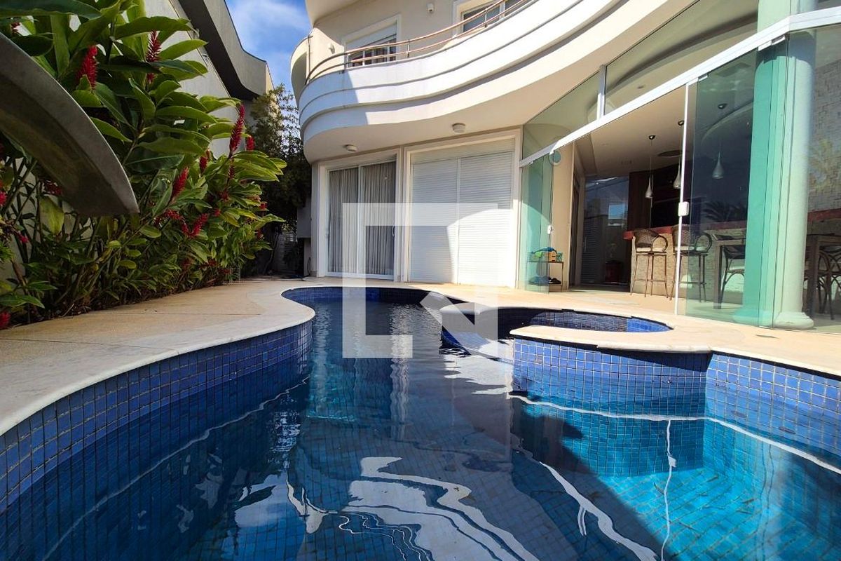 Casa à Venda - Swiss Park, 3 Quartos,  320 m2 em , Campinas - sp | SoloBR