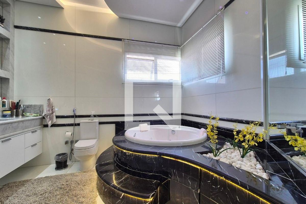 Casa à Venda - Swiss Park, 3 Quartos,  320 m2 em , Campinas - sp | SoloBR