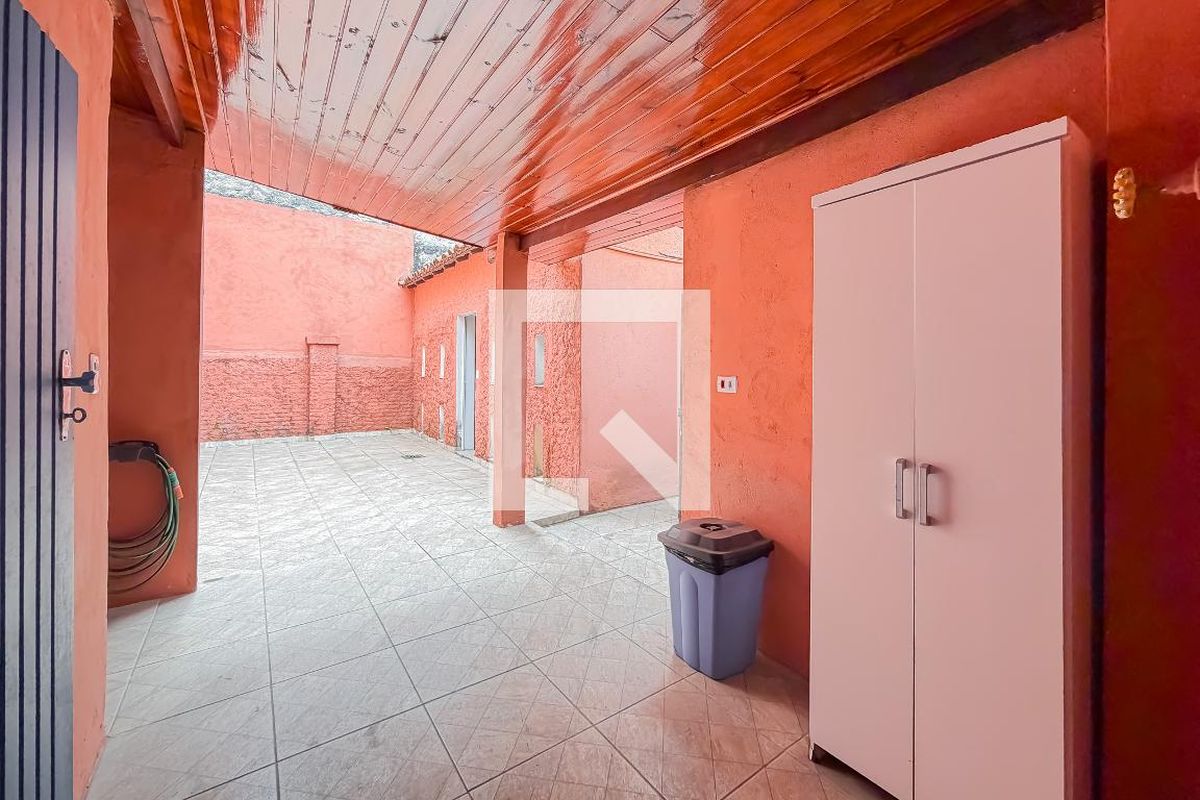Casa, 4 quartos, 240 m² - Foto 38