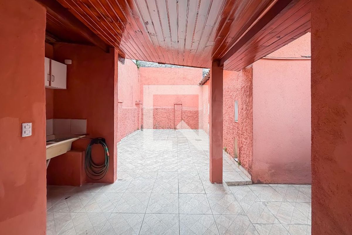 Casa, 4 quartos, 240 m² - Foto 39