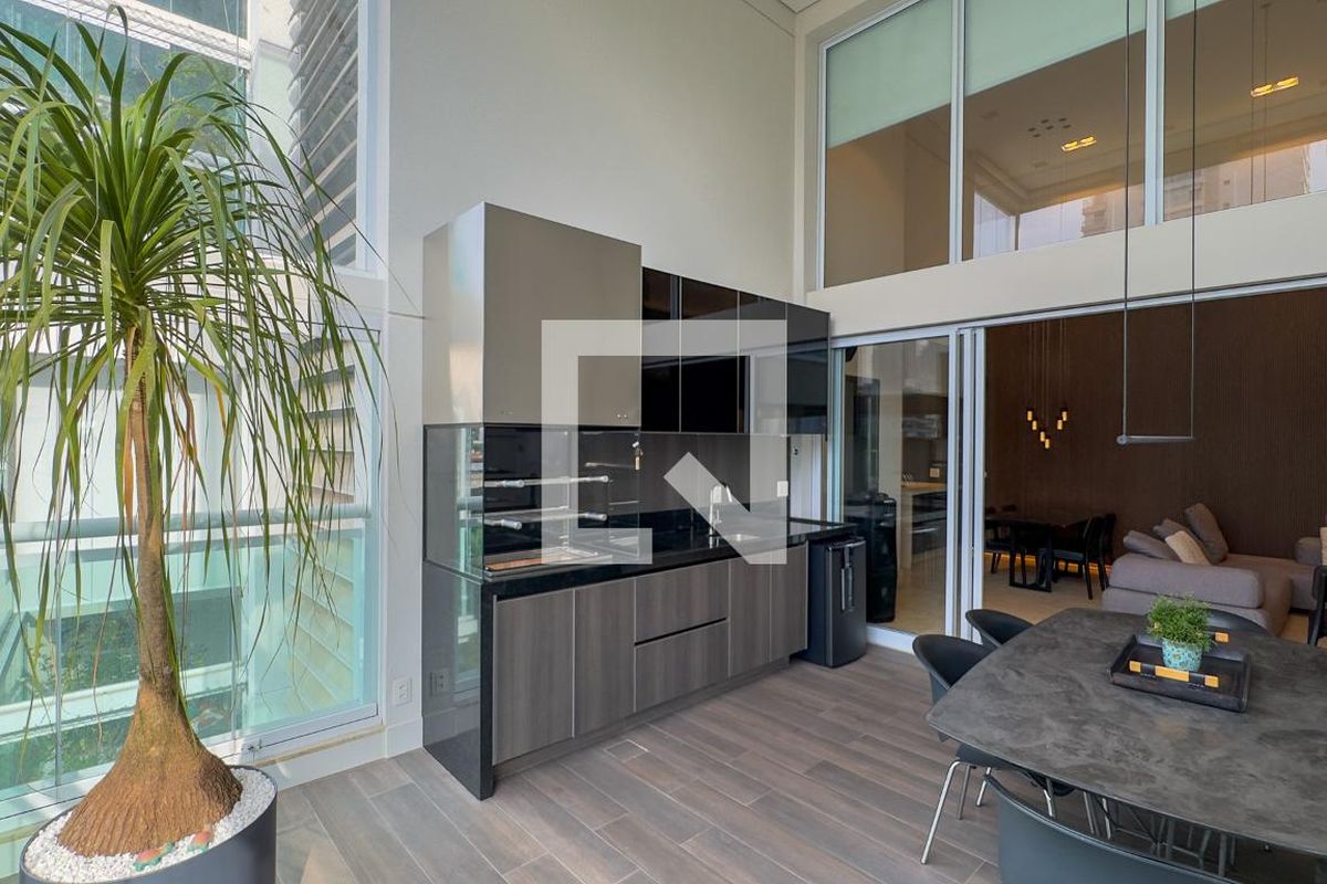 Apartamento, 3 quartos, 193 m² - Foto 1