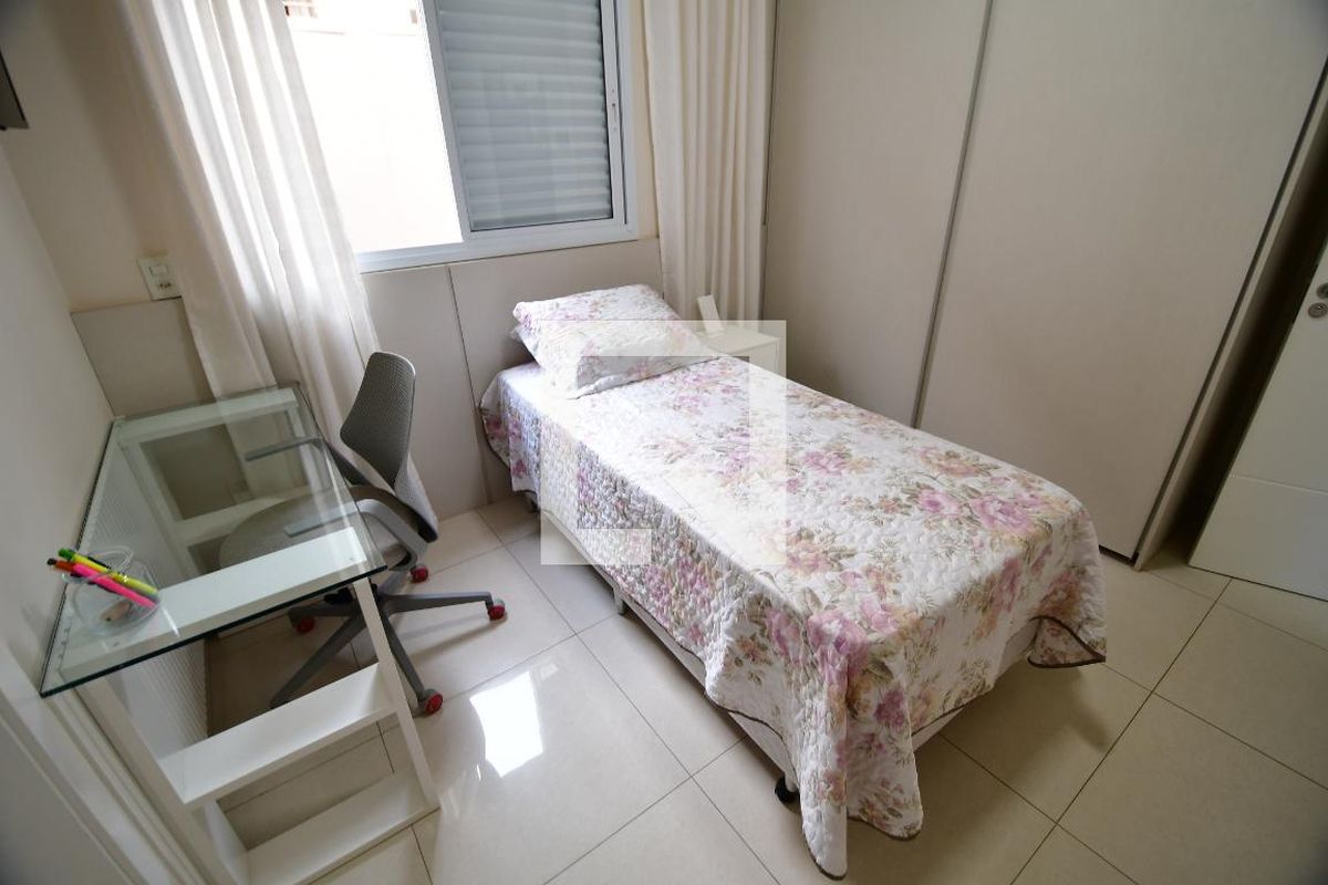 Casa à Venda - Taquaral, 4 Quartos,  250 m2 em , Campinas - sp | SoloBR