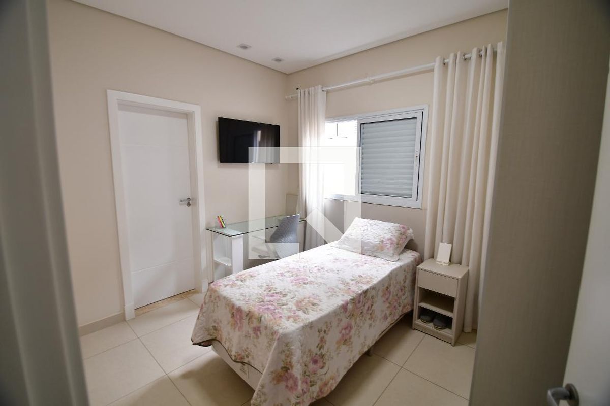 Casa à Venda - Taquaral, 4 Quartos,  250 m2 em , Campinas - sp | SoloBR