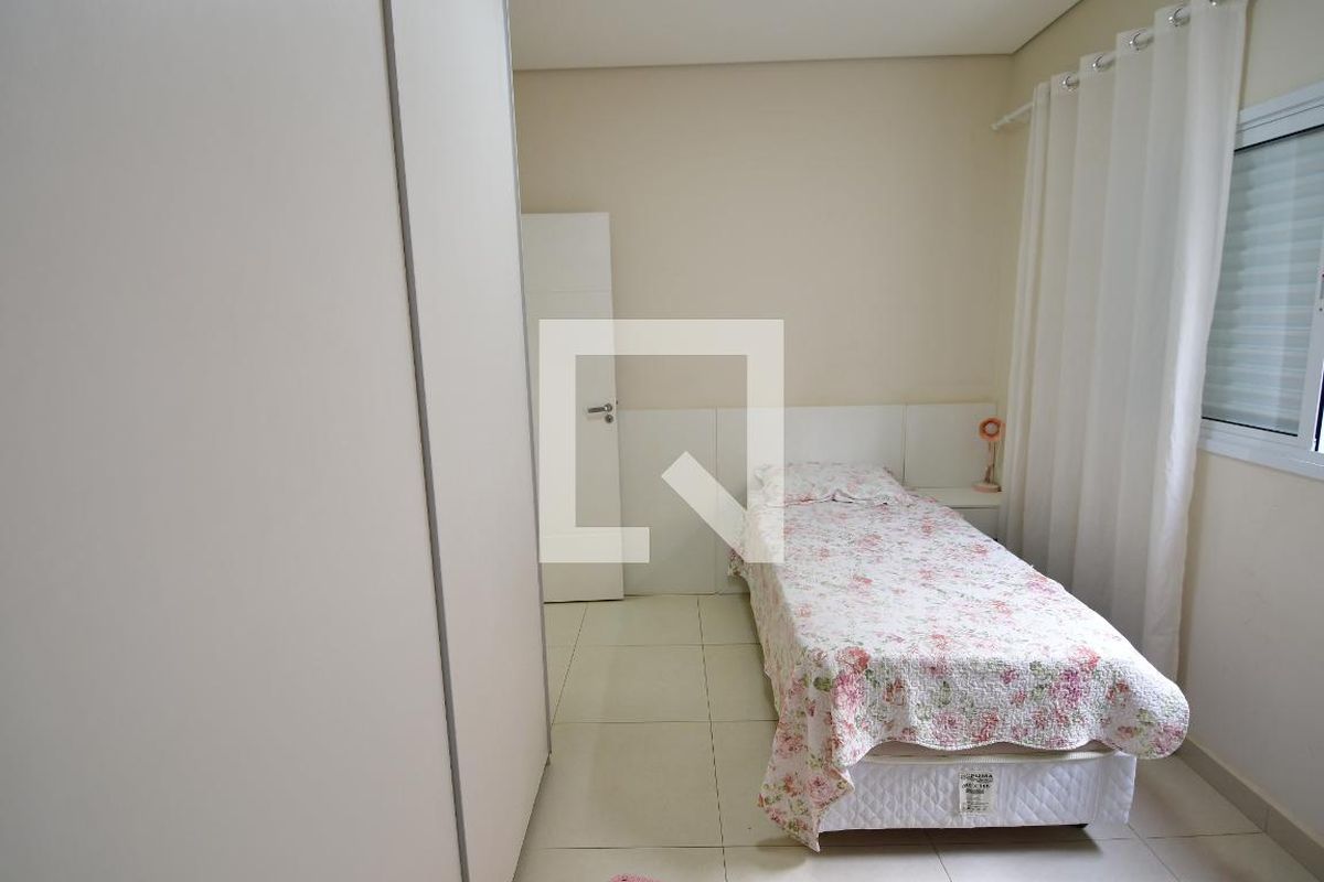 Casa à Venda - Taquaral, 4 Quartos,  250 m2 em , Campinas - sp | SoloBR